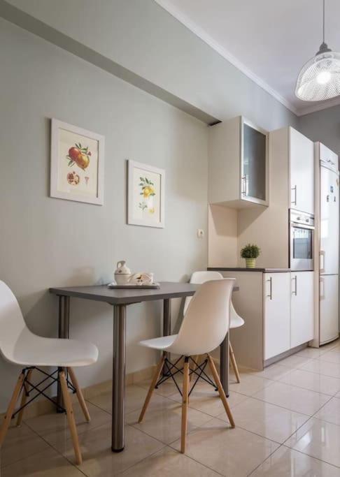 A Unique Apartment In The Historical Center-3Bds เอเธนส์ ภายนอก รูปภาพ