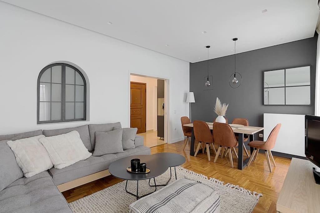 A Unique Apartment In The Historical Center-3Bds เอเธนส์ ภายนอก รูปภาพ