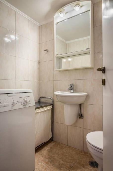 A Unique Apartment In The Historical Center-3Bds เอเธนส์ ภายนอก รูปภาพ